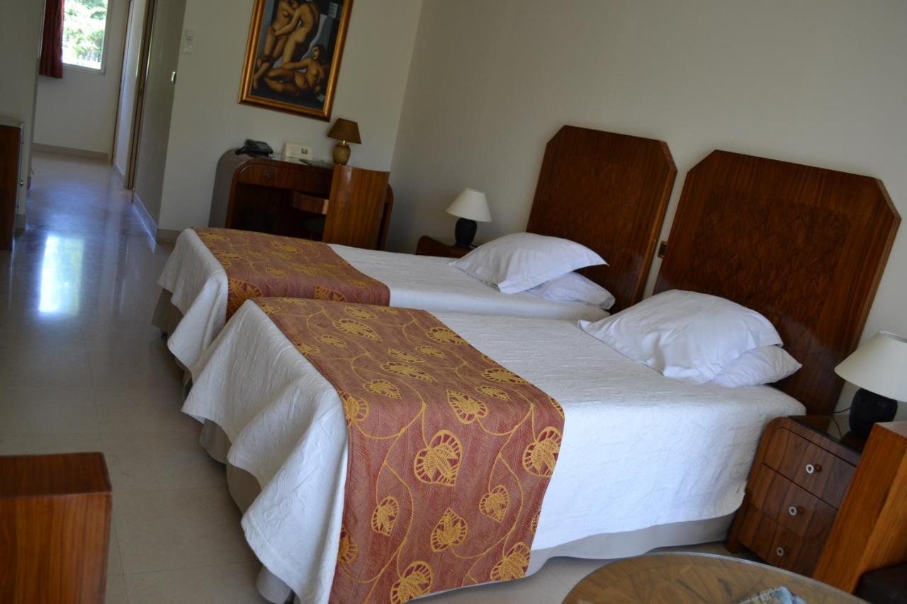 Logis L'Auberge - Maison Glenn Anna Saint Anne-dʼAuray Habitación foto